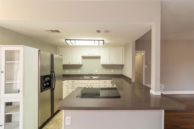 2226 W Rosedale Street S 100, Fort Worth, TX 76110