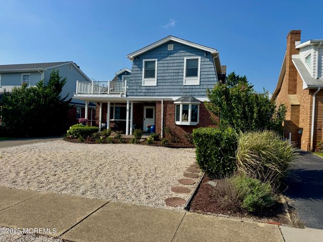 12 York Avenue, Spring Lake, NJ 07762