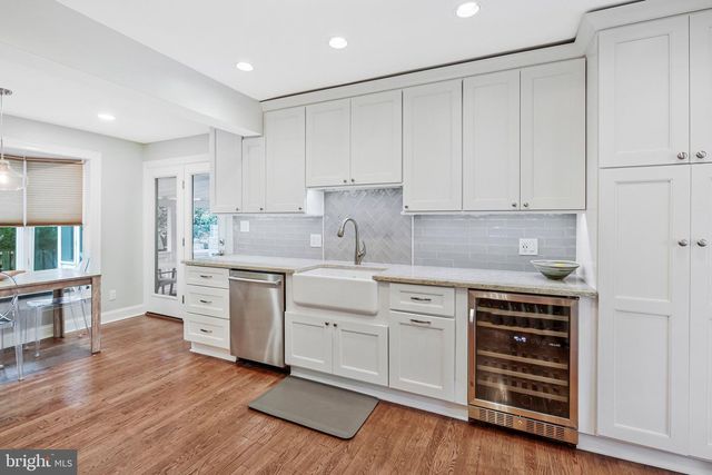 910 ALLISON ST, Alexandria, VA 22302