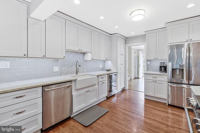 910 ALLISON ST, Alexandria, VA 22302