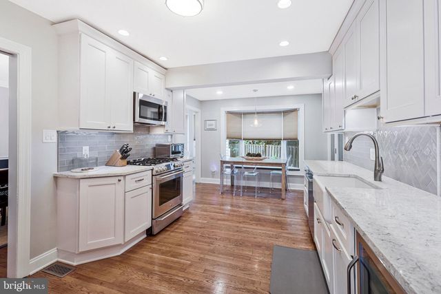 910 ALLISON ST, Alexandria, VA 22302