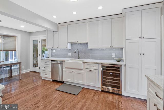 910 ALLISON ST, Alexandria, VA 22302
