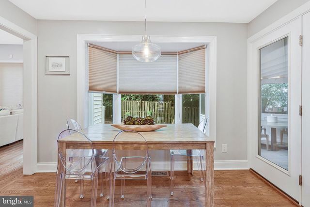 910 ALLISON ST, Alexandria, VA 22302