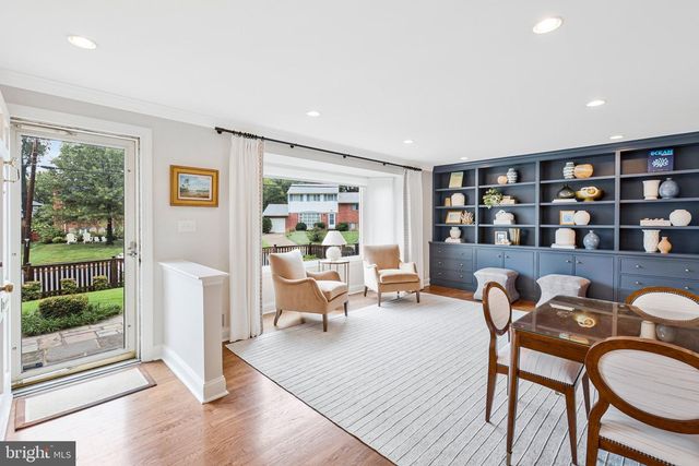 910 ALLISON ST, Alexandria, VA 22302
