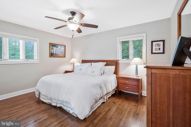910 ALLISON ST, Alexandria, VA 22302