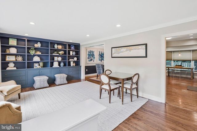 910 ALLISON ST, Alexandria, VA 22302