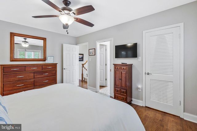 910 ALLISON ST, Alexandria, VA 22302