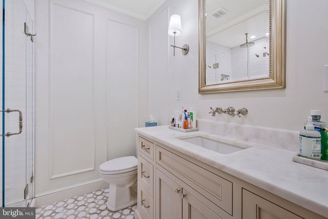 910 ALLISON ST, Alexandria, VA 22302