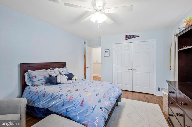 910 ALLISON ST, Alexandria, VA 22302