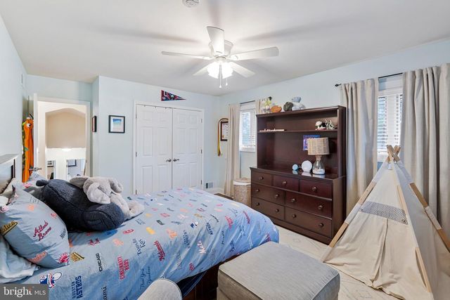 910 ALLISON ST, Alexandria, VA 22302