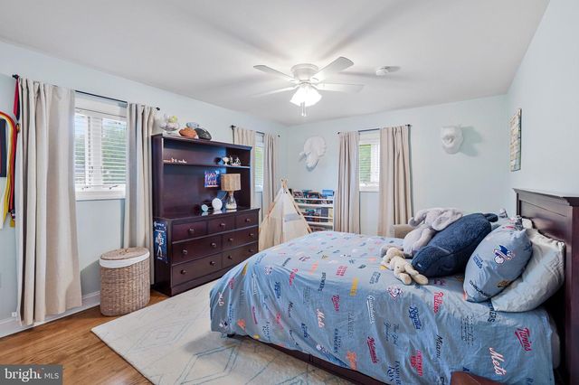910 ALLISON ST, Alexandria, VA 22302