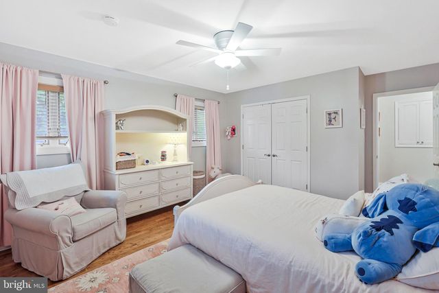 910 ALLISON ST, Alexandria, VA 22302