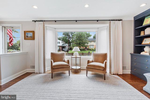 910 ALLISON ST, Alexandria, VA 22302