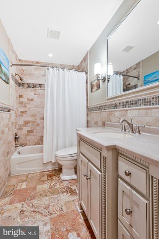 910 ALLISON ST, Alexandria, VA 22302
