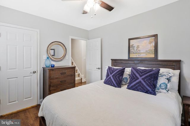 910 ALLISON ST, Alexandria, VA 22302