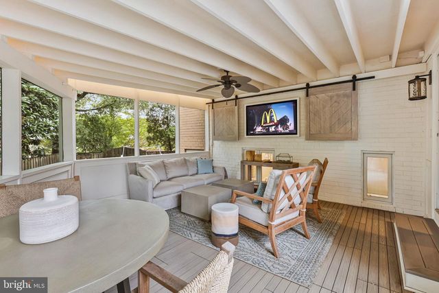 910 ALLISON ST, Alexandria, VA 22302