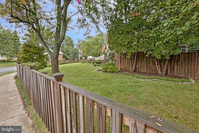 910 ALLISON ST, Alexandria, VA 22302