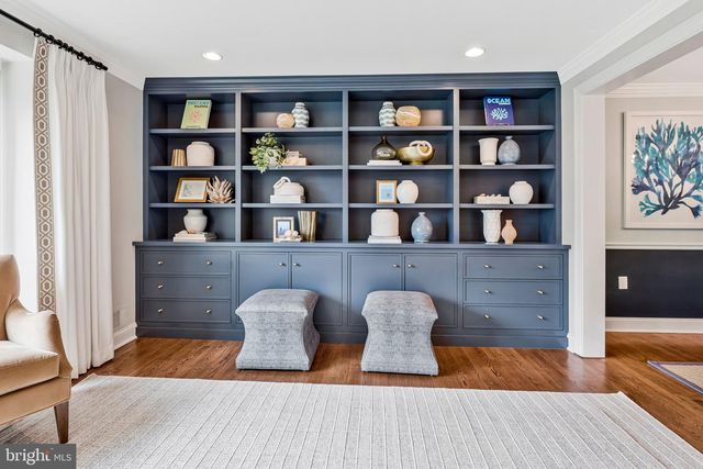 910 ALLISON ST, Alexandria, VA 22302