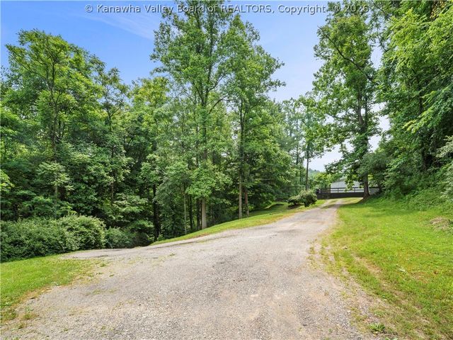 59 Meadow Mist Lane, Sissonville, WV 25312
