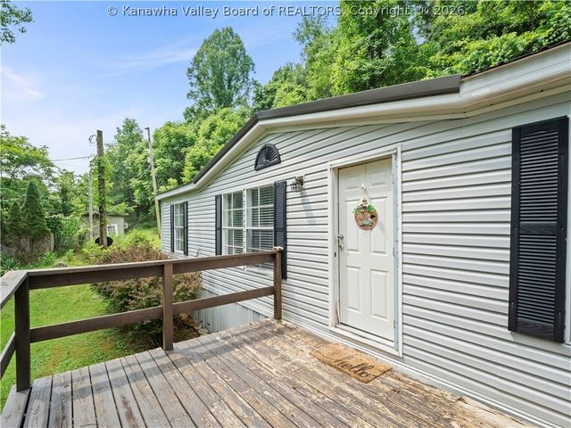 59 Meadow Mist Lane, Sissonville, WV 25312