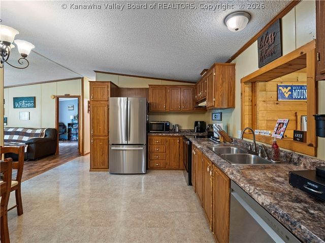 59 Meadow Mist Lane, Sissonville, WV 25312