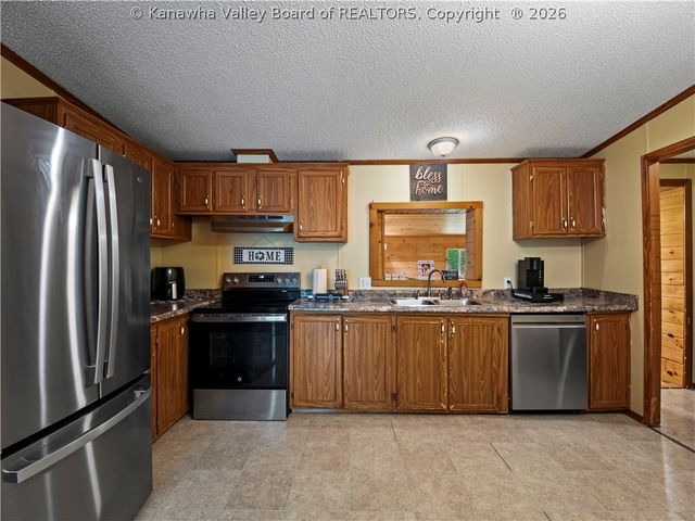 59 Meadow Mist Lane, Sissonville, WV 25312