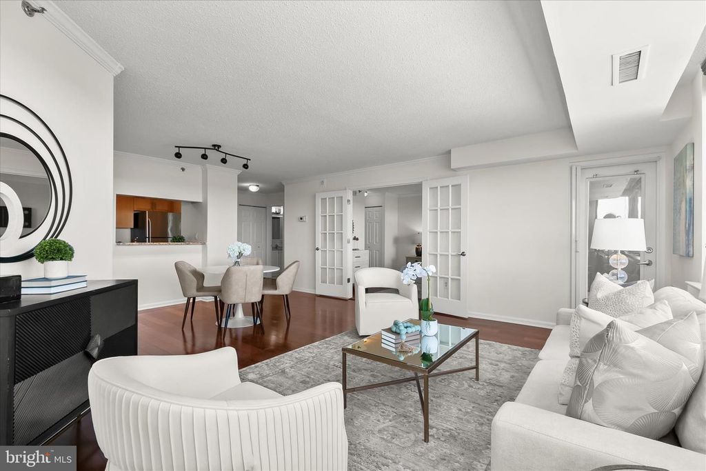 Image 14 of property listing at 10101 GROSVENOR PL #1106, Rockville, MD 20852