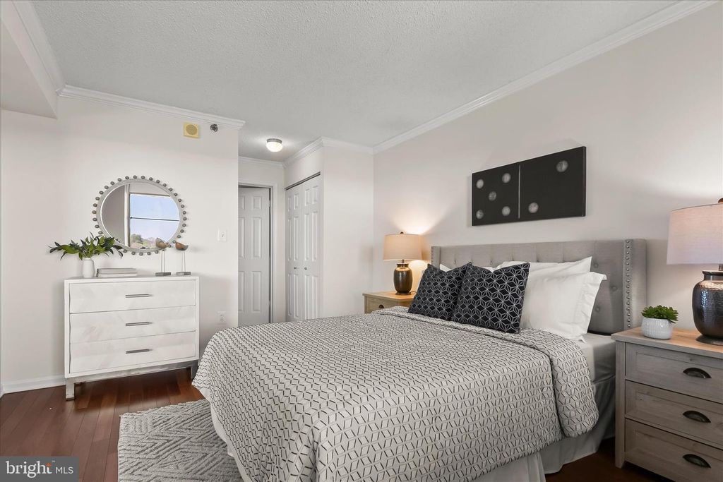 Image 22 of property listing at 10101 GROSVENOR PL #1106, Rockville, MD 20852