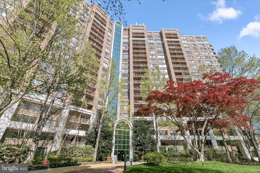 Image 39 of property listing at 10101 GROSVENOR PL #1106, Rockville, MD 20852