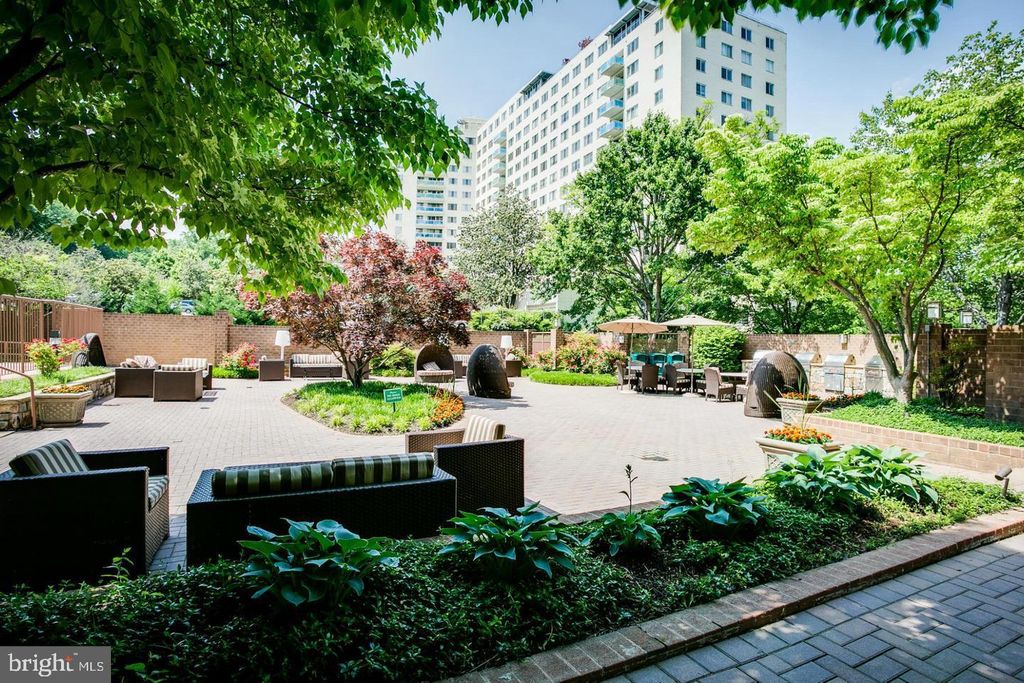 Image 46 of property listing at 10101 GROSVENOR PL #1106, Rockville, MD 20852