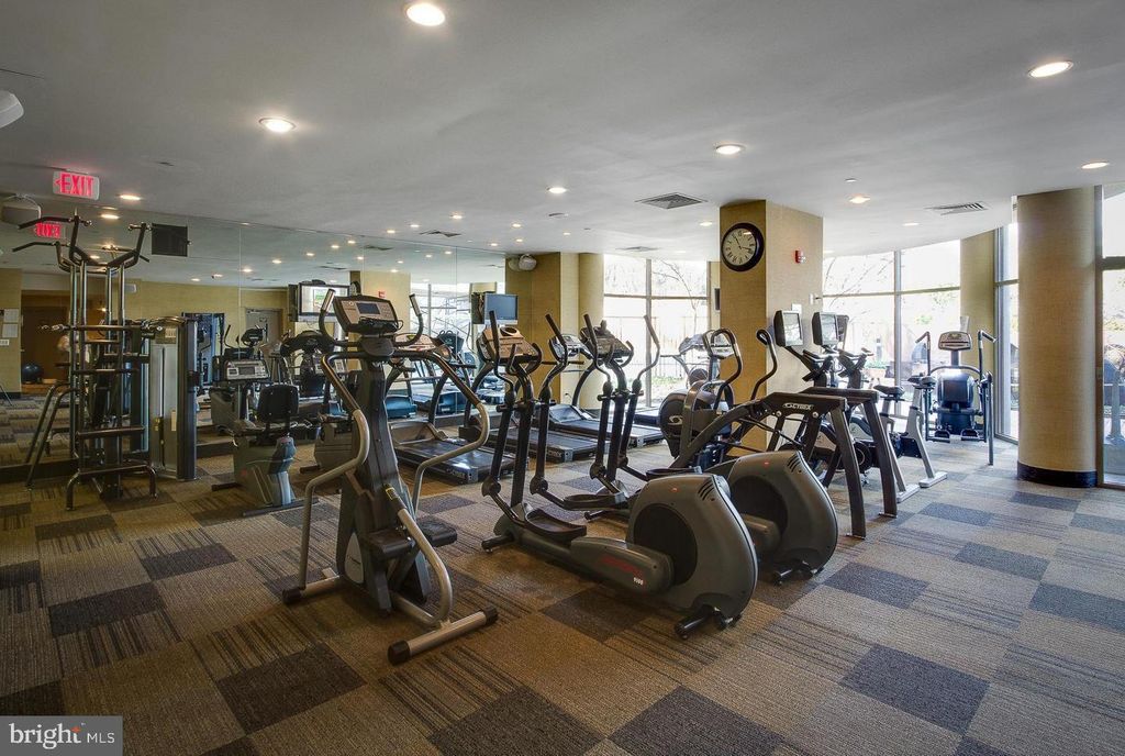 Image 47 of property listing at 10101 GROSVENOR PL #1106, Rockville, MD 20852