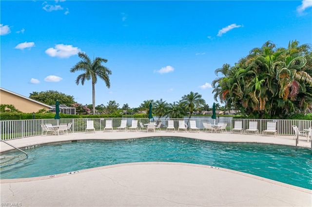 5510 Greenwood CIR 3, Naples, FL 34112
