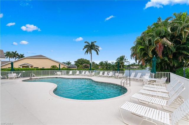 5510 Greenwood CIR 3, Naples, FL 34112