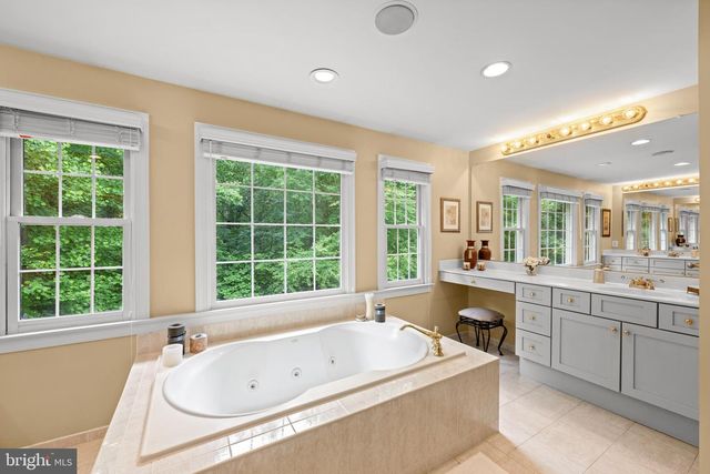 11885 SHAKER MEADOWS CT, Herndon, VA 20170