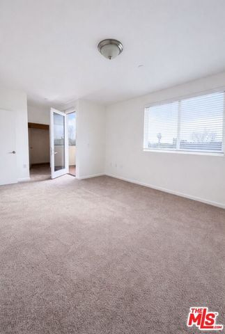 13951 Sherman Way 308, Van Nuys (los Angeles), CA 91405