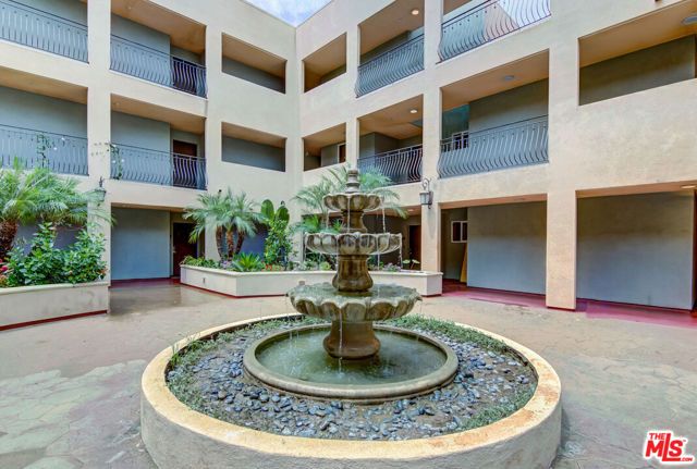 13951 Sherman Way 308, Van Nuys (los Angeles), CA 91405