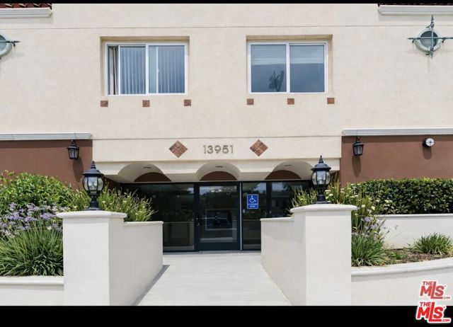 13951 Sherman Way 308, Van Nuys (los Angeles), CA 91405