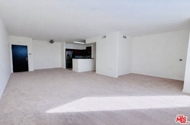 13951 Sherman Way 308, Van Nuys (los Angeles), CA 91405