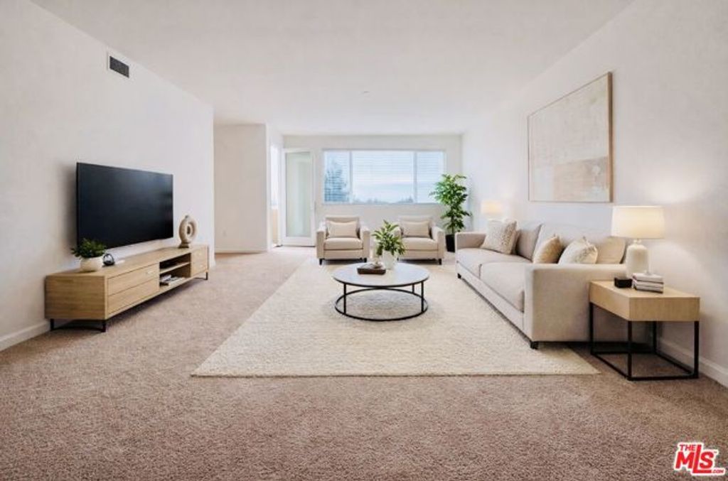 13951 Sherman Way 308, Van Nuys (los Angeles), CA 91405