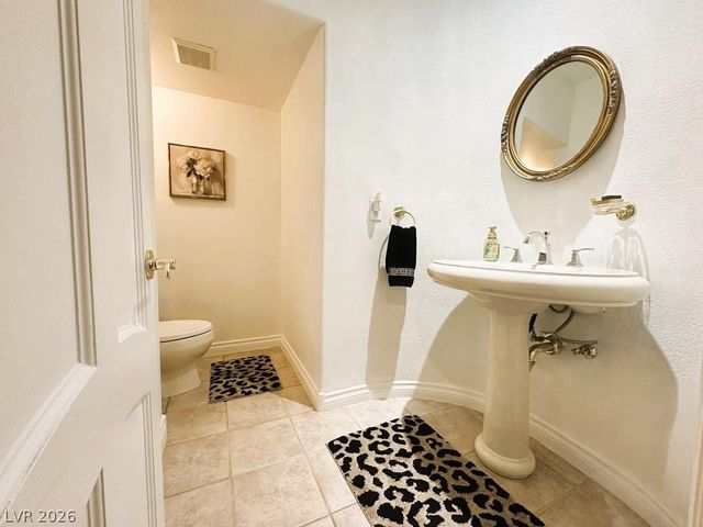 27 Via Paradiso Street, Henderson, NV 89011