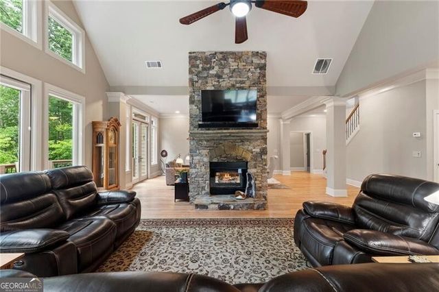 195 Fredericks Cove, Dawsonville, GA 30534