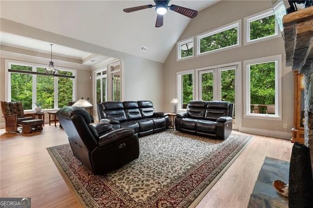 195 Fredericks Cove, Dawsonville, GA 30534