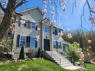 41 Hickory Road, Sloatsburg, NY 10974