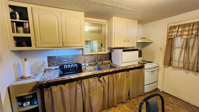 613 Hilltop Drive, Tool, TX 75143