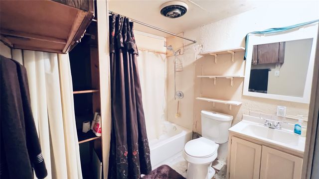 613 Hilltop Drive, Tool, TX 75143