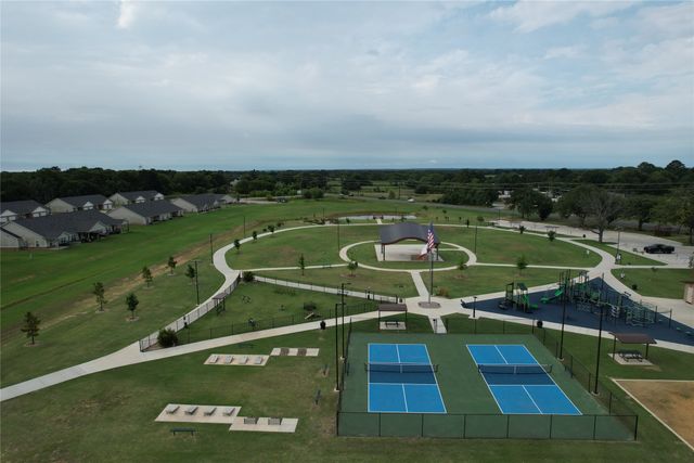 613 Hilltop Drive, Tool, TX 75143