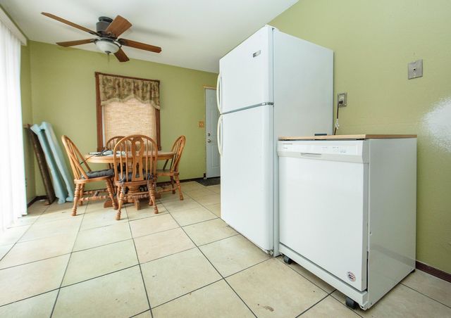 727 Greenbrier Rd, Waterloo, IA 50703