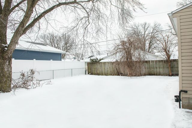 727 Greenbrier Rd, Waterloo, IA 50703