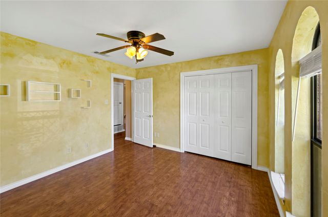 509 NW Mound Street, Burleson, TX 76028
