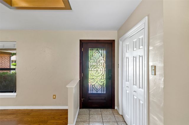 509 NW Mound Street, Burleson, TX 76028
